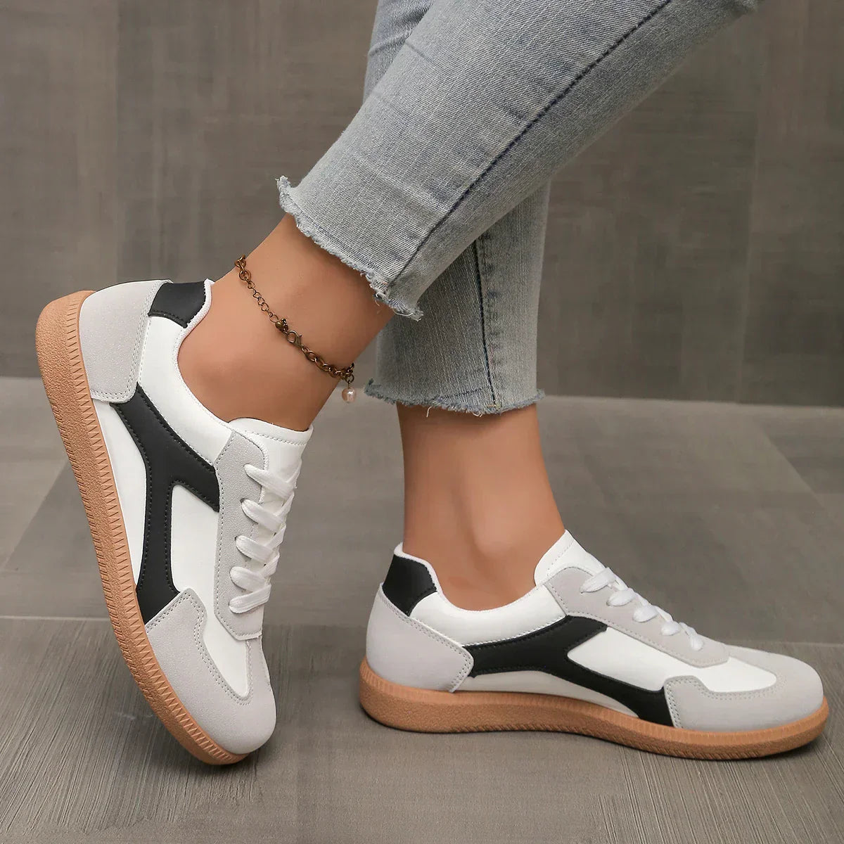 Lindy | Women’s Vintage Leather Gum Sole Sneakers