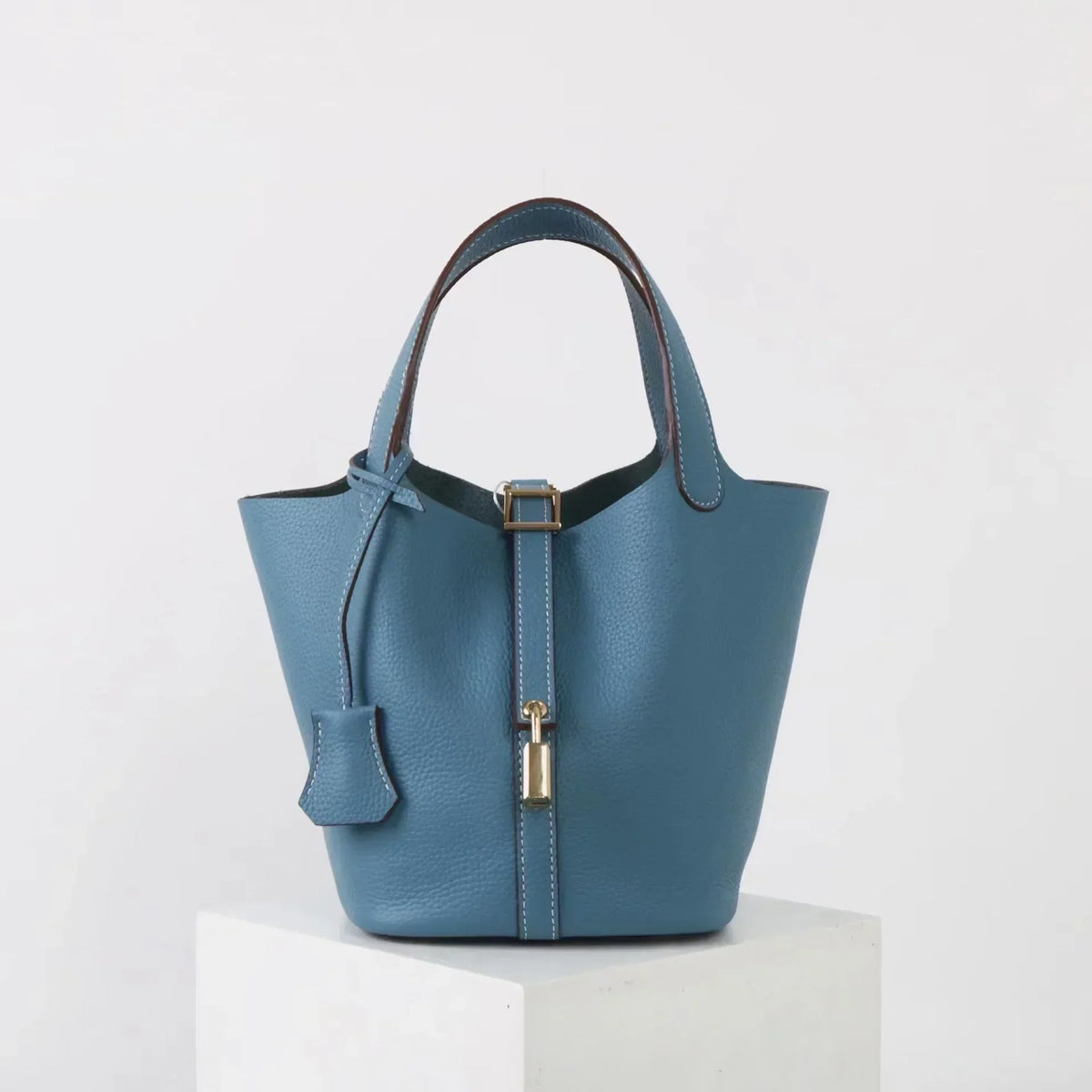 Syrah | Women’s Structured Leather Bucket Bag